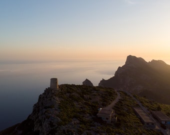 Digitaldruck - Albercutx Watchtower Mallorca, Spanien bei Sunrise. Wohnkultur Wandkunst