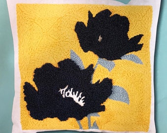 Anchor Essentials Punch Needle Kit - Floral cushion 30 x 30 cm