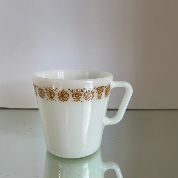 Vintage 1970’s Pyrex Butterfly Gold Coffee Mugs - RETRO KITCHEN