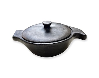 Longpi Pottery Black Clay and Serpentinite Rock Cook and Serve Casserole