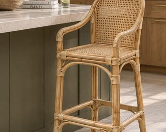 Handgemaakte rieten barkruk met rugleuning en armleuningen - Boho-chique zitmeubel - Zitmeubel voor aan het keukeneiland | Zithoogte 76 cm