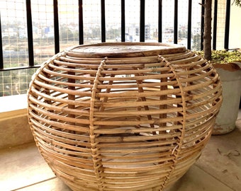 Mesa de centro / taburete / otomana de caña natural y hecha a mano