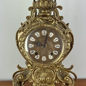 Antique French Mantel Clock | Ornate Gilded Rococo Style | Roman Numerals | Vintage Brass Timepiece Decor | 41cm Tall | Lot 4066
