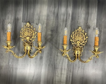Vintage Französische Messing Rokoko Stil Wandleuchten Wandleuchten | Reich verzierte Barock Wand Lampen | Antikes Dekoratives Beleuchtungspaar | Lot 4186