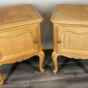 Vintage French Oak Bedside Cabinets Pair | Nightstands Bedside Tables | Carved Side Tables | Elegant Bedroom Furniture – LOT 3926
