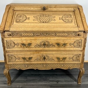 Rare Carved French oak beautiful bureaux / writing desk / Secretaire (LOT 2138)