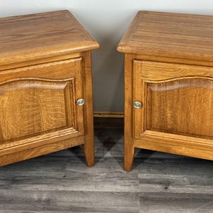 Vintage French Oak Bedside Cabinets Pair | Nightstands Bedside Tables | Carved Side Tables | Elegant Bedroom Furniture – LOT 3950