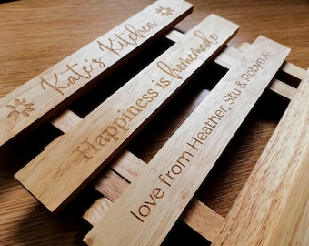 Personalisierter Bambusrezeptbuchständer