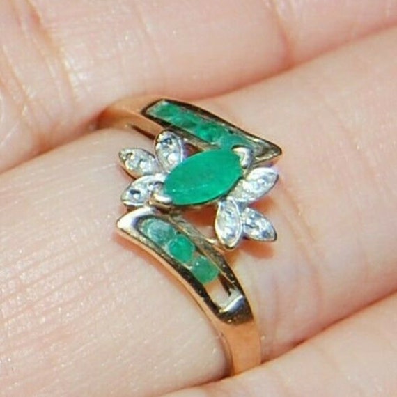 10K Yellow Gold Ring Marquise Green Emerald Gemst… - image 1