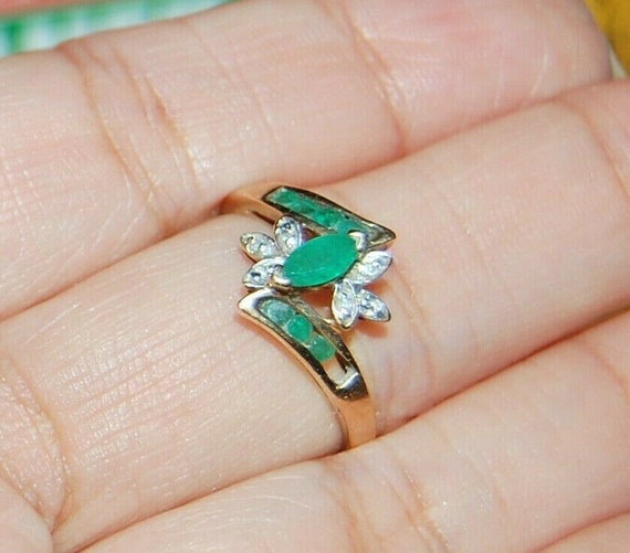 10K Yellow Gold Ring Marquise Green Emerald Gemst… - image 5