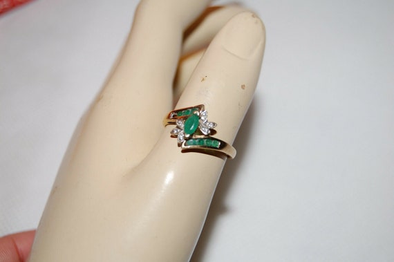 10K Yellow Gold Ring Marquise Green Emerald Gemst… - image 6