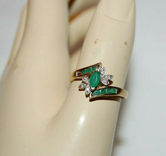 10K Yellow Gold Ring Marquise Green Emerald Gemst… - image 4