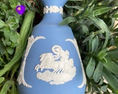 Bud flower vase WEDGWOOD ,delightful , Genuine , - England antique old vintage jasperware beautiful blue and white