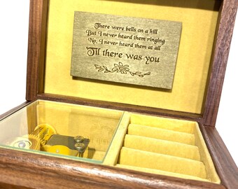 Till There Was You / Caja de música con soporte para anillos / Grabado y foto personalizados / Compartimento para pequeños recuerdos / Regalo perfecto para fanáticos de los Beatles /