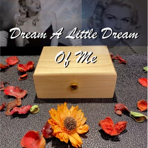 Pudełko na drobiazgi Dream A Little Dream of Me | Grawerowanie na zamówienie | Zdjęcie na zamówienie | Przegródka na drobne pamiątki | Idealne dla miłośników muzyki