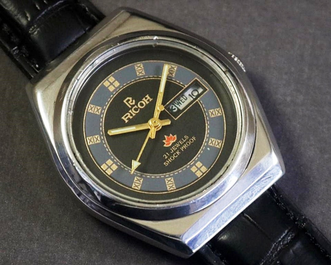 Vintage Ricoh Automatic Mens Wrist Watch Caliber R61 Day Date Japan