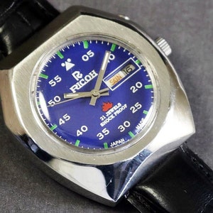 Vintage Ricoh Automatic Mens Wrist Watch Caliber R61 Day Date