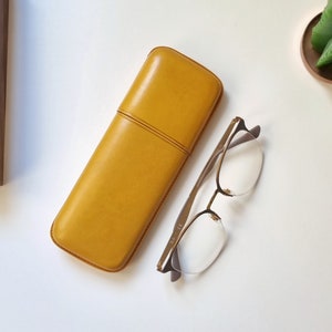 Sunglasses holder, Leather glasses case, Eyeglass case for reading glasses.