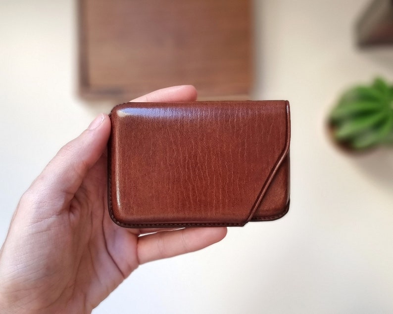 slim leather card case handmade in brown leather.