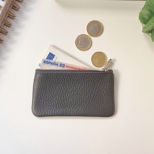 Kleine Leder Geldbörse, Leder Beutel mit Initiale, Kleine Reißverschluss Geldbörse für Frauen, Personalisierte Ledertasche mit Monogramm.