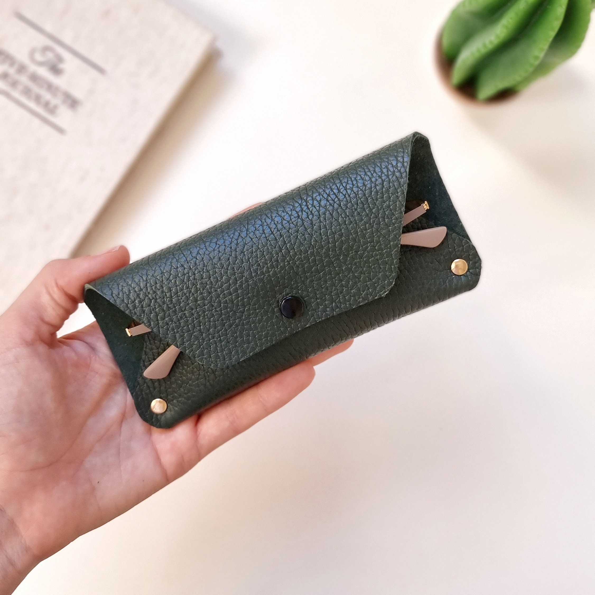 Leather Monogram Glasses Case – The Artisan & Company