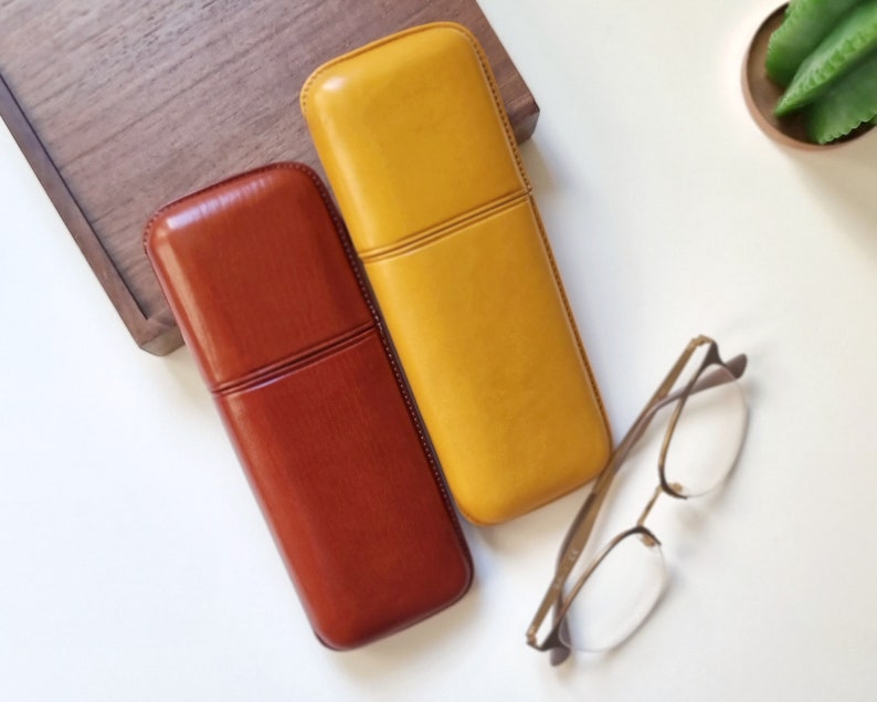 Estuche de gafas duro, Estuche de gafas de cuero perfecto para regalo, Estuche de gafas de cuero para mujeres y hombres, Porta gafas de cuero minimalista MUSTARD