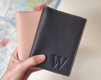 Personalized Passport holder for women, Leather Passport holder for men, Minimalist leather Passport cover, Personalized gift for travelers.