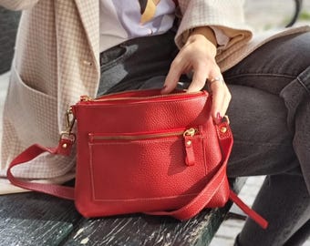 Handmade Red Leather Crossbody Bag with Zipper: Personalized Shoulder Bag