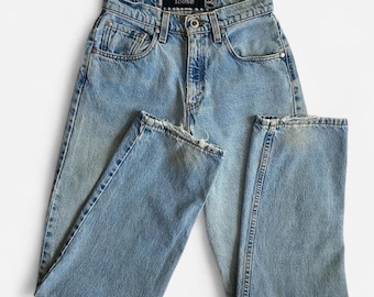 Vaqueros Levi’s Silvertab de corte holgado y pierna recta, estilo vintage de los 90.