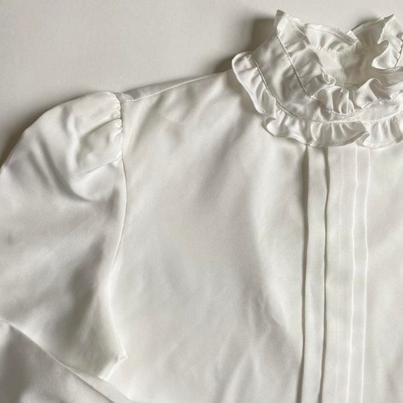 Vintage white ruffle collar blouse - image 3