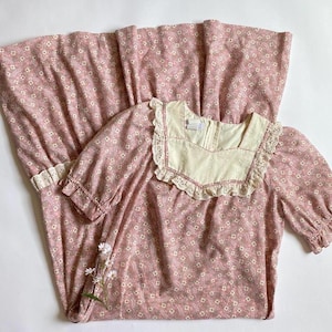 Vintage pink floral nightgown