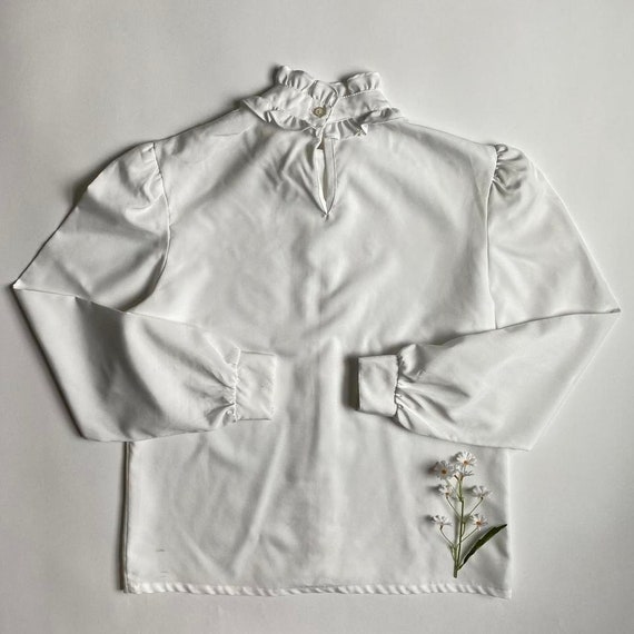 Vintage white ruffle collar blouse - image 2