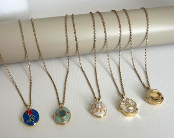 Elegant Victorian-Inspired Locket Necklace: Vintage-Inspired Gold Locket