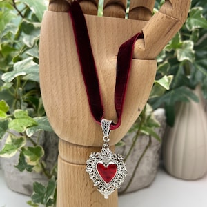 Romantisches Herz Samt Choker, Stilvolles Herz Choker, Victorian Gothic Burgund Choker, Trendy Choker, Gothic Chic Choker