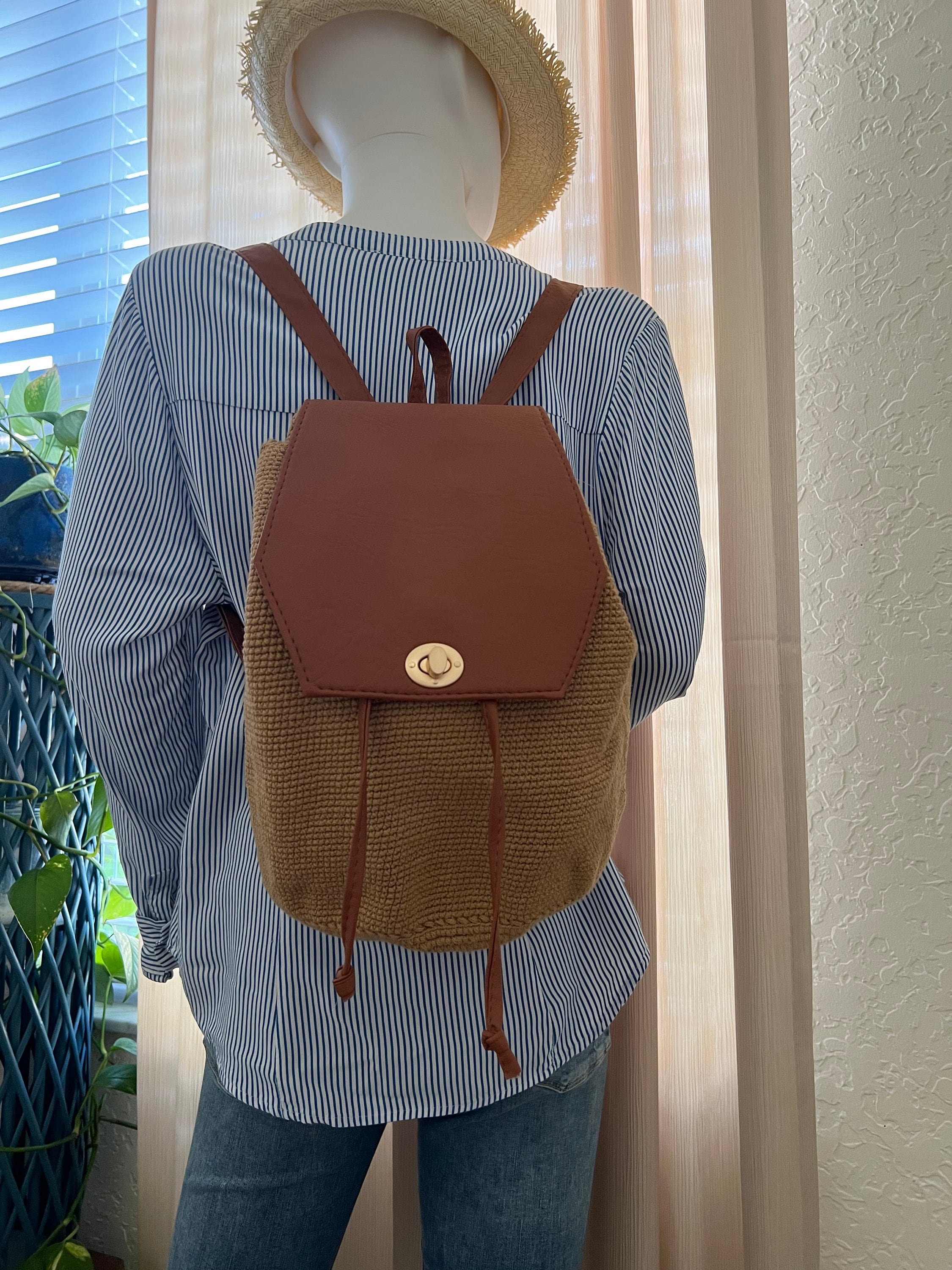 Handwoven Boho Backpack: Wayuu Knit, Faux Leather, Indie 