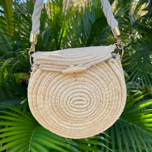 Handwoven Iraca Palm Crossbody Bag: Boho Summer Wicker Purse