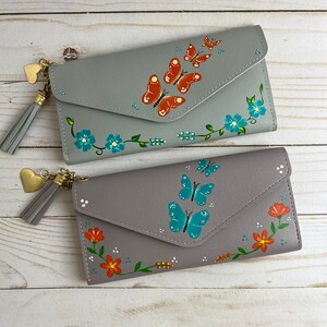 Billetera artística, billetera pintada a mano con mariposas, billetera boho chic hecha a mano, billetera grande única, billetera con mariposas, billetera floral