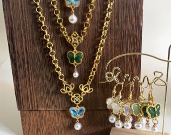 Elegant & Flirty Victorian-Inspired Butterfly Pendant Necklace: Princesscore Coquette Jewelry