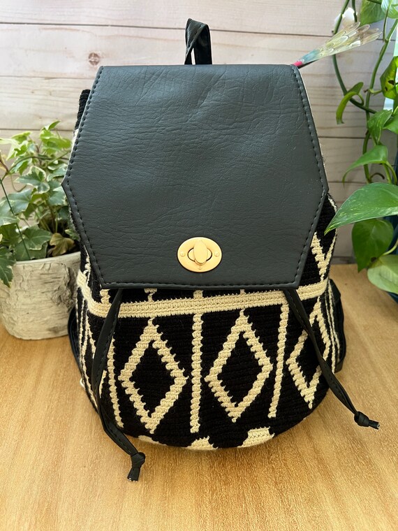 Handwoven Geometric Backpack: Black & White Boho Chic  display picture 3
