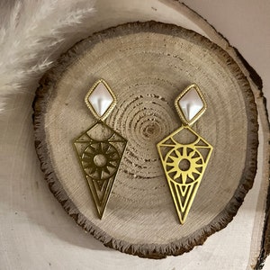 Delicate Geometric Sun Brass Earrings, Elegant Brass Earrings, Long Boho Chic Earrings, Trendy Gold Earrings, Stylish Celestial Earrings