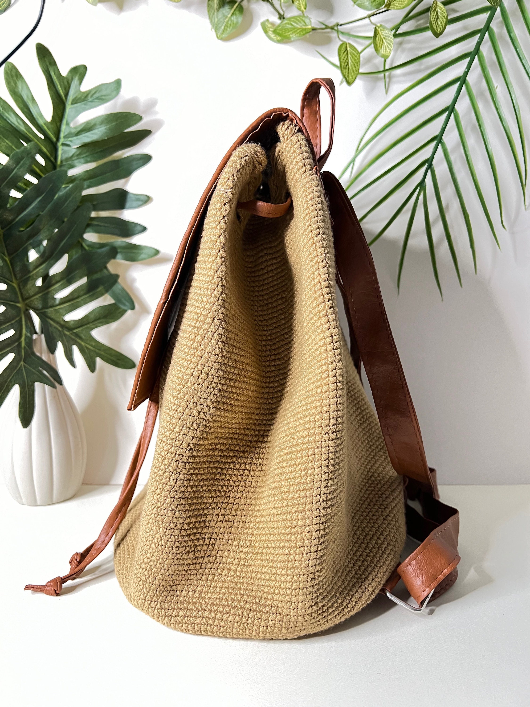 Boho Hippie Handwoven Backpack for Women - Wayuu Hand-Knit Trendy Backpack Handwoven Boho Backpack: Wayuu Knit, Faux Leather, Indie  main image 3