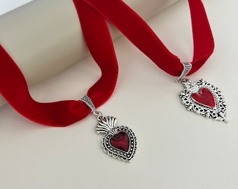 Collana A Cuore Vintage 2 Pezzi Per Donna - Velluto Rosso Regolabile Multistrato Con Ciondolo Metallo, Gotico