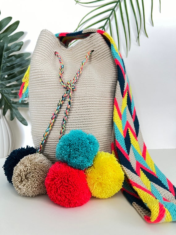 バッグ WAYUU BAG POMPOM L SIZE Wayuu Pom Pom Large Bag - Crimson Caufie