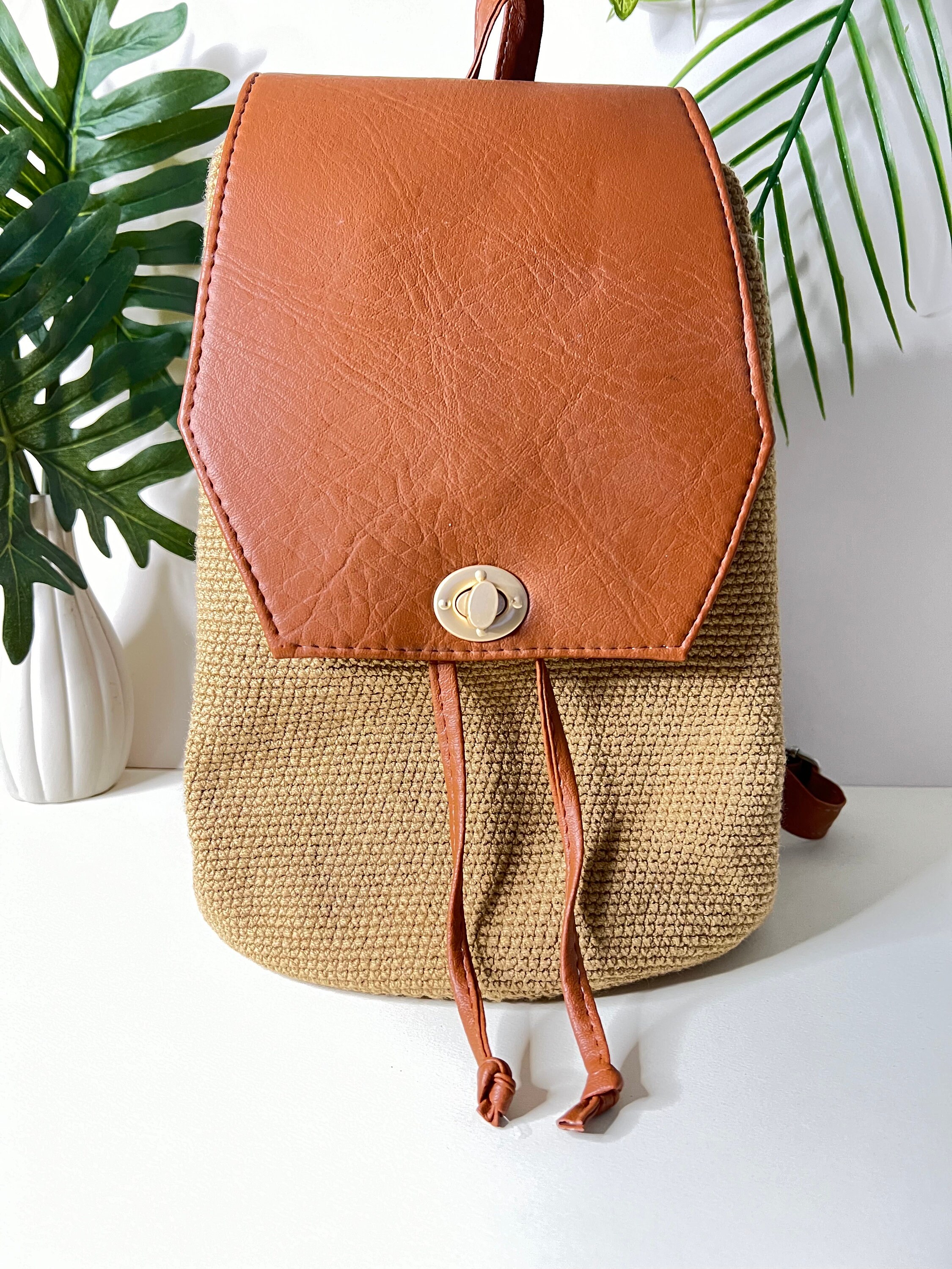 Handwoven Boho Backpack: Wayuu Knit, Faux Leather, Indie 
