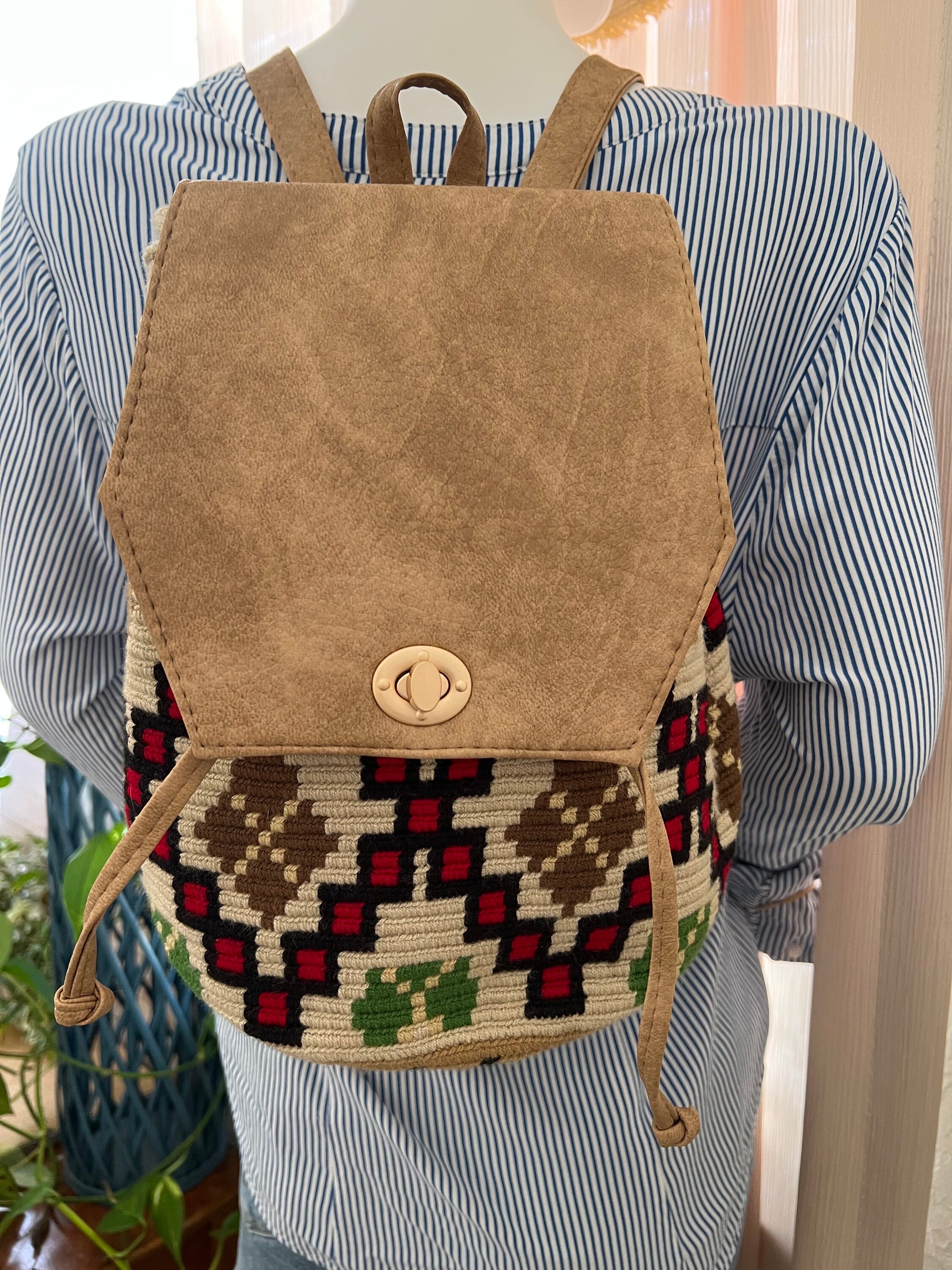 Boho Hippie Handwoven Backpack for Women - Classic Tan Wayuu Hand-Knit Backpack Handwoven Wayuu Backpack: Boho Hippie Acrylic Bookbag - Etsy main image 4