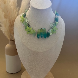 Fairycore Statement Necklace, Green Crystal Floral Necklace, Flirty Cottagecore Necklace, Artsy Flower Necklace, Hippie Woodsy Necklace