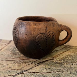 Old Native Navajo Pottery Pit Fired Pot Bowl mug Design