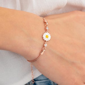 925 Sterling Silver Daisy Bracelet – Rose Gold Plated Floral Jewelry Gift for Her – Dainty Adjustable Enamel Flower Charm Bracelet
