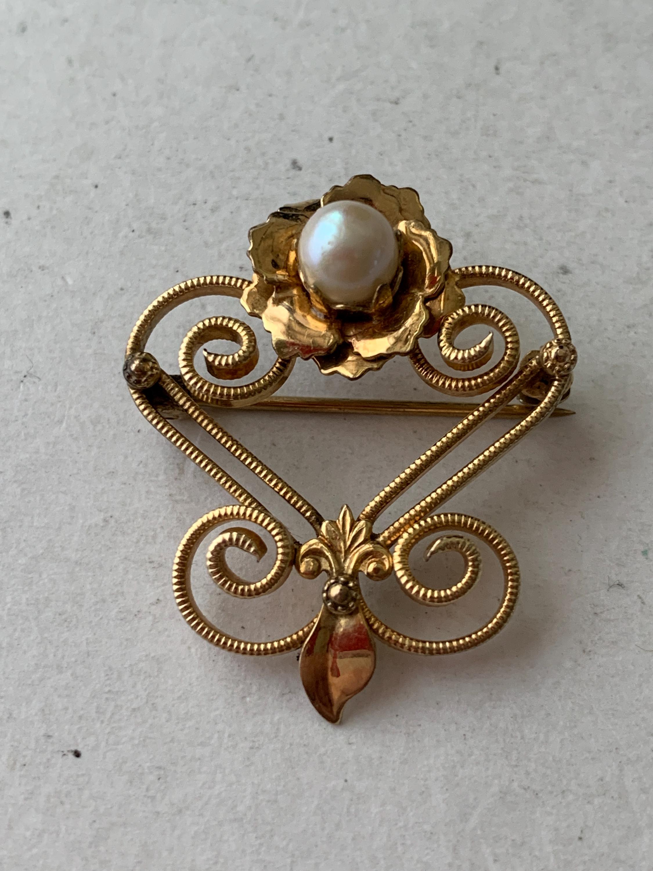Vintage 12K Gold Filled AMCO Faux Pearl Flower Brooch - Etsy display picture 1