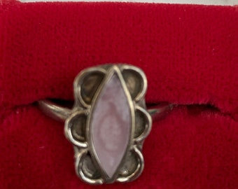 Vintage Silver Ring with Purple Stone - size 5 1/4